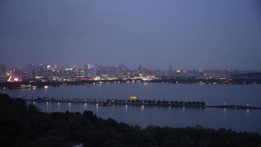 杭州吴山景区西湖夜景4K风景视频视频的预览图