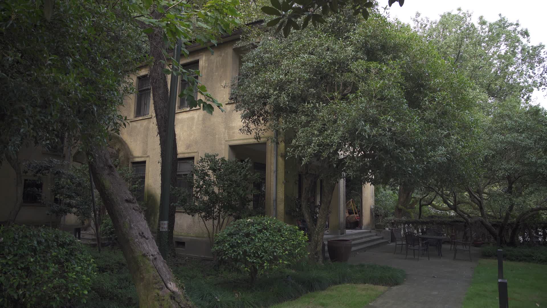杭州宝石山景区静逸别墅4K风景视频视频的预览图
