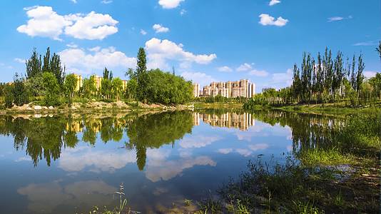新疆阿克苏市凤泉公园视频的预览图