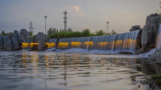 新疆阿克苏多浪河水帘洞视频的预览图