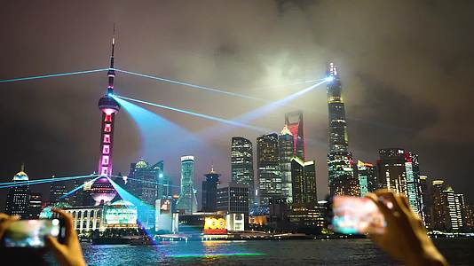 上海浦东灯光秀视频的预览图