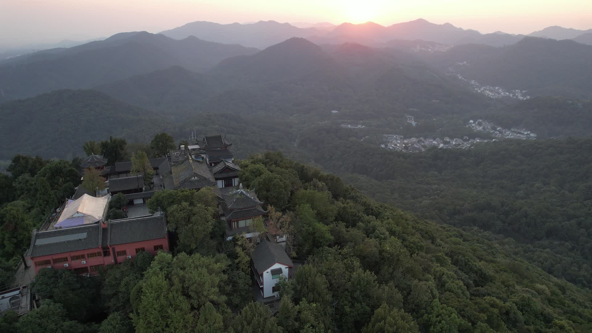 杭州玉皇山景区福星观航拍4K风景视频视频的预览图