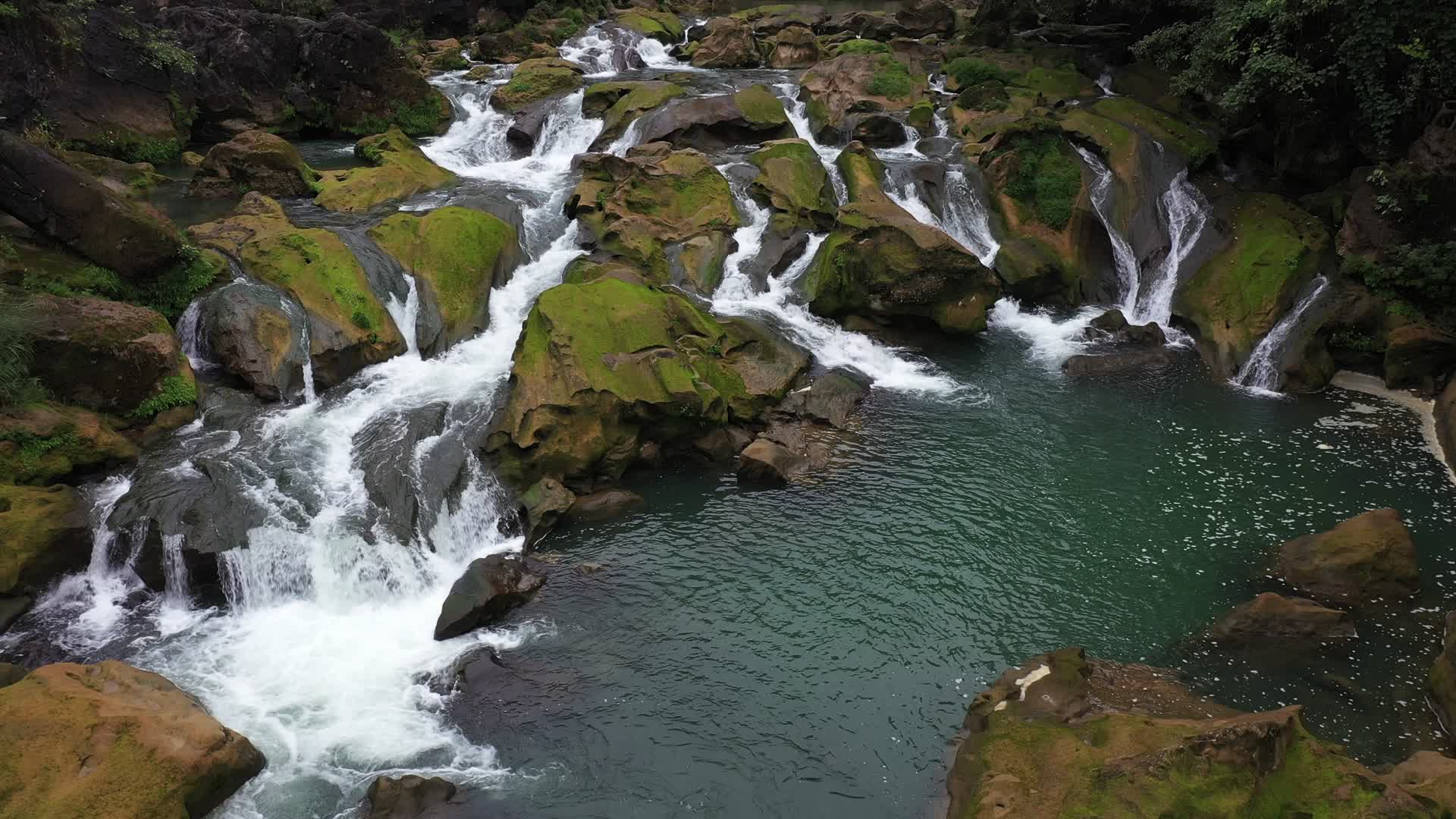 贵州安顺黄果树瀑布天星桥景区4k视频的预览图