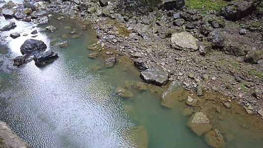 中国湖北省恩施大峡谷湖北旅游景点瀑布山泉视频的预览图