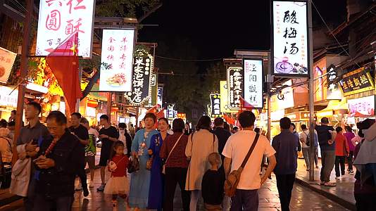 西安回民街民俗小吃一条街夜景美食合集视频的预览图