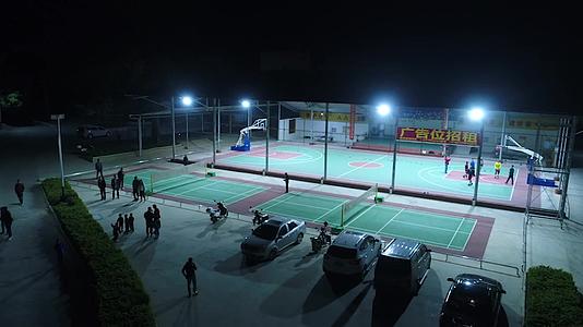 农村篮球场视频的预览图