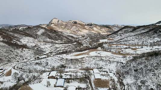 辽宁山区农村雪景视频的预览图