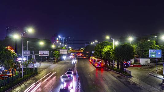 城市道路交通车辆夜景延时视频的预览图