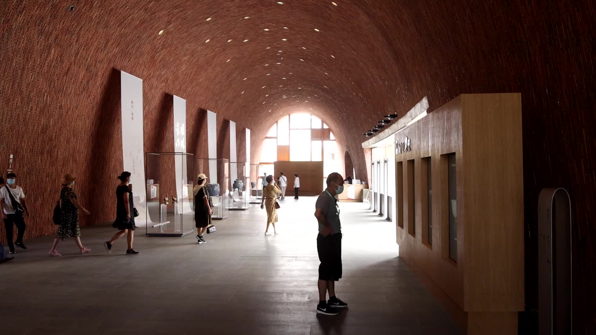 御窑博物馆展示的修复瓷器视频的预览图