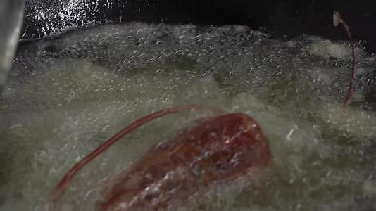 龙虾油炸龙虾视频的预览图