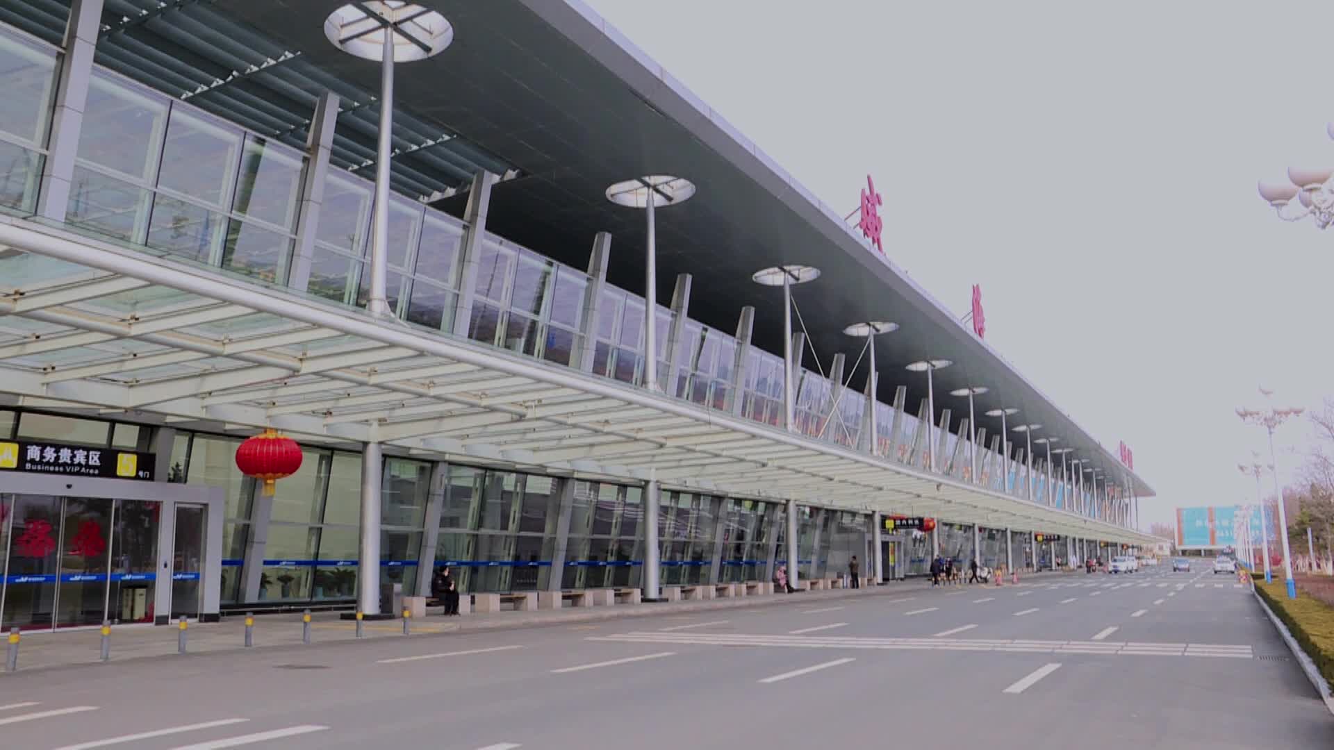 机场码头加强旅客检疫疫情监测视频的预览图