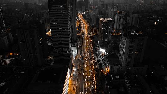 4k超清武汉城市解放大道武商夜景航拍黑金风视频的预览图