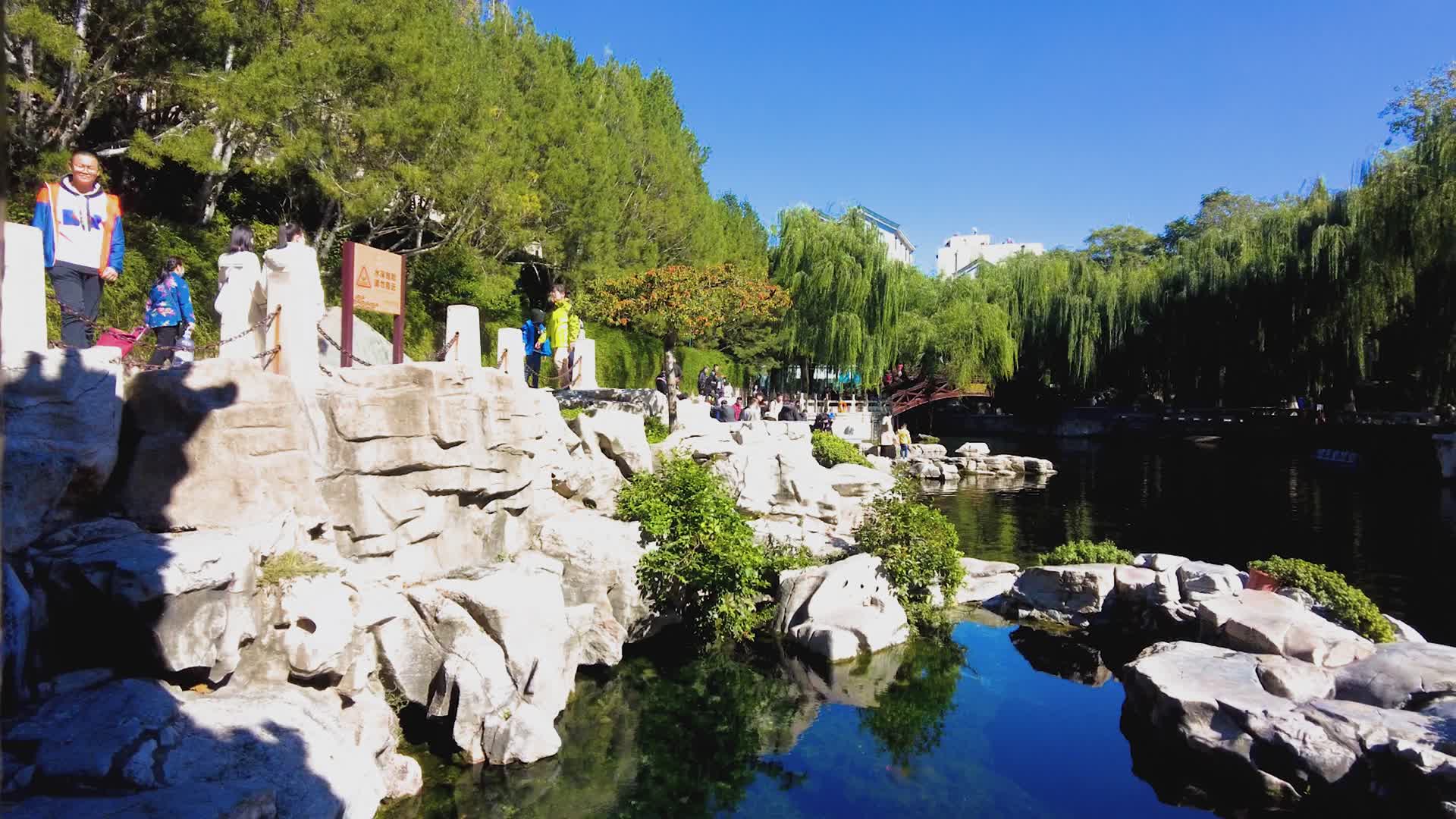 4K济南大明湖护城河延时视频的预览图