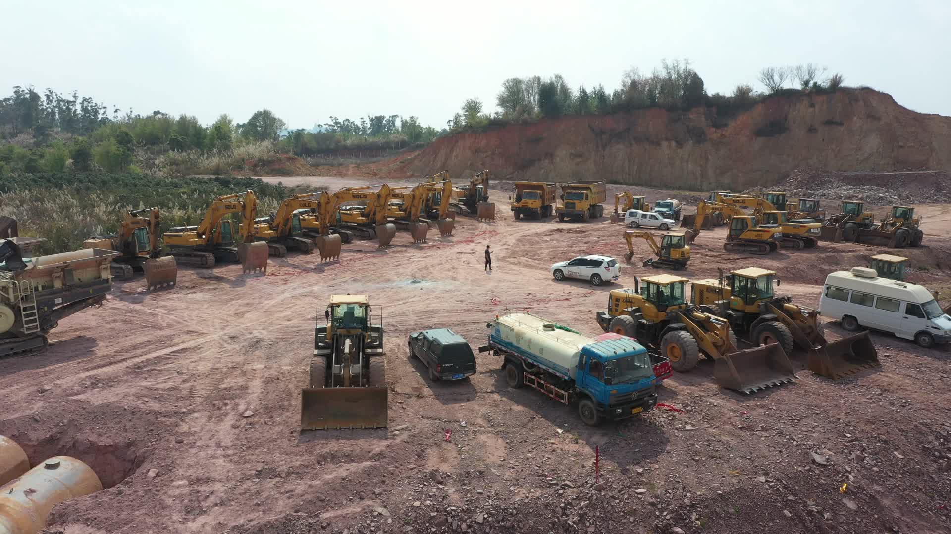 玉溪建筑工地工程机械城市建设体育场建设视频的预览图