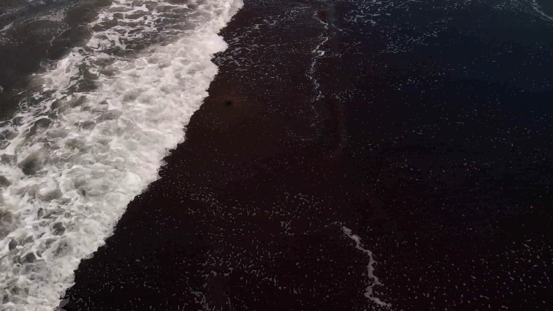 高清拍摄大海浪花视频的预览图