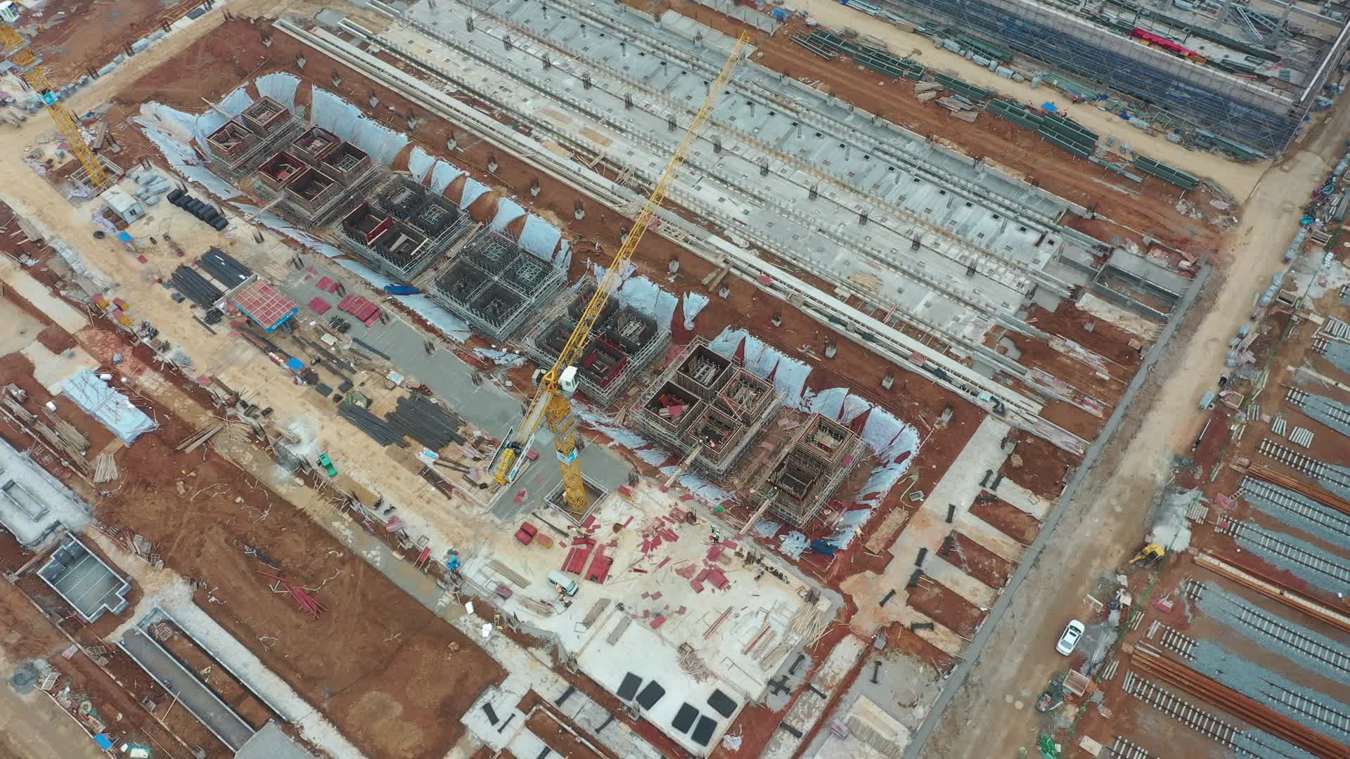 南京地铁交汇站建设挖掘机施工工程机械视频的预览图