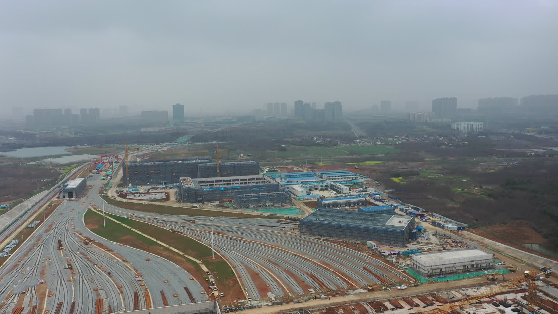 南京地铁交汇站建设挖掘机施工工程机械视频的预览图