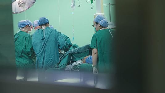 4K医院手术剖腹产过程记录视频的预览图