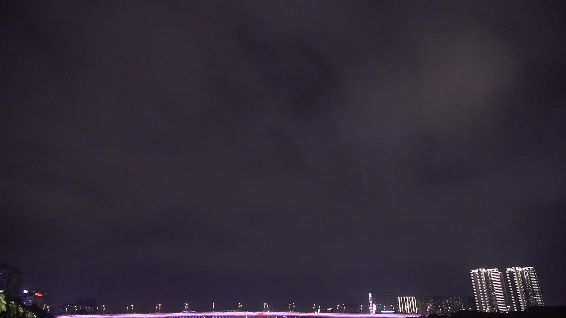 江边夜景视频的预览图