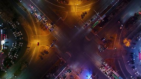 航拍焦作最繁华的城市十字路口视频的预览图