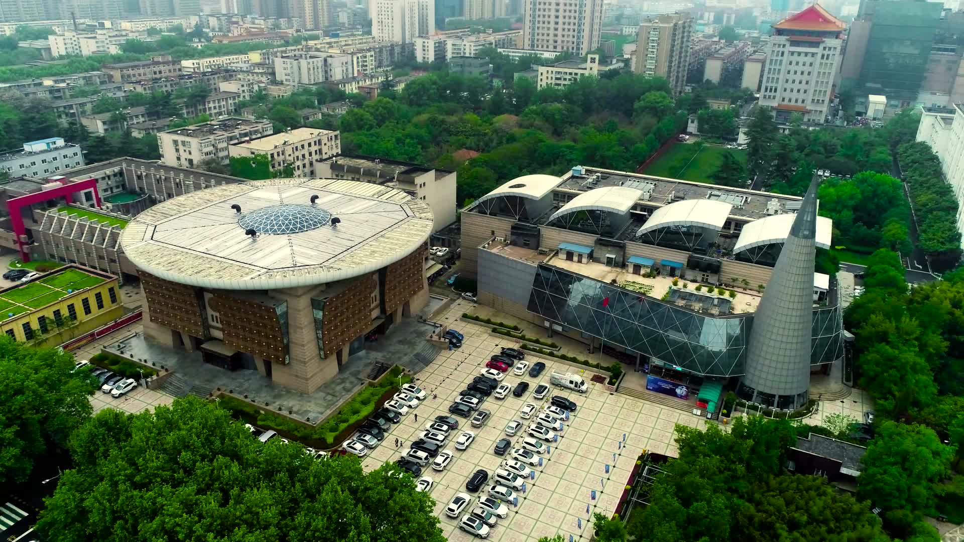 航拍郑州科技馆博物馆双馆视频的预览图