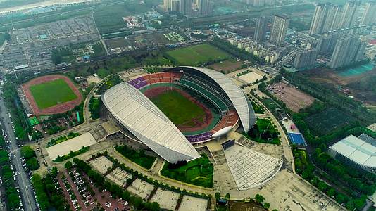 航拍环绕郑州体育馆全景视频的预览图
