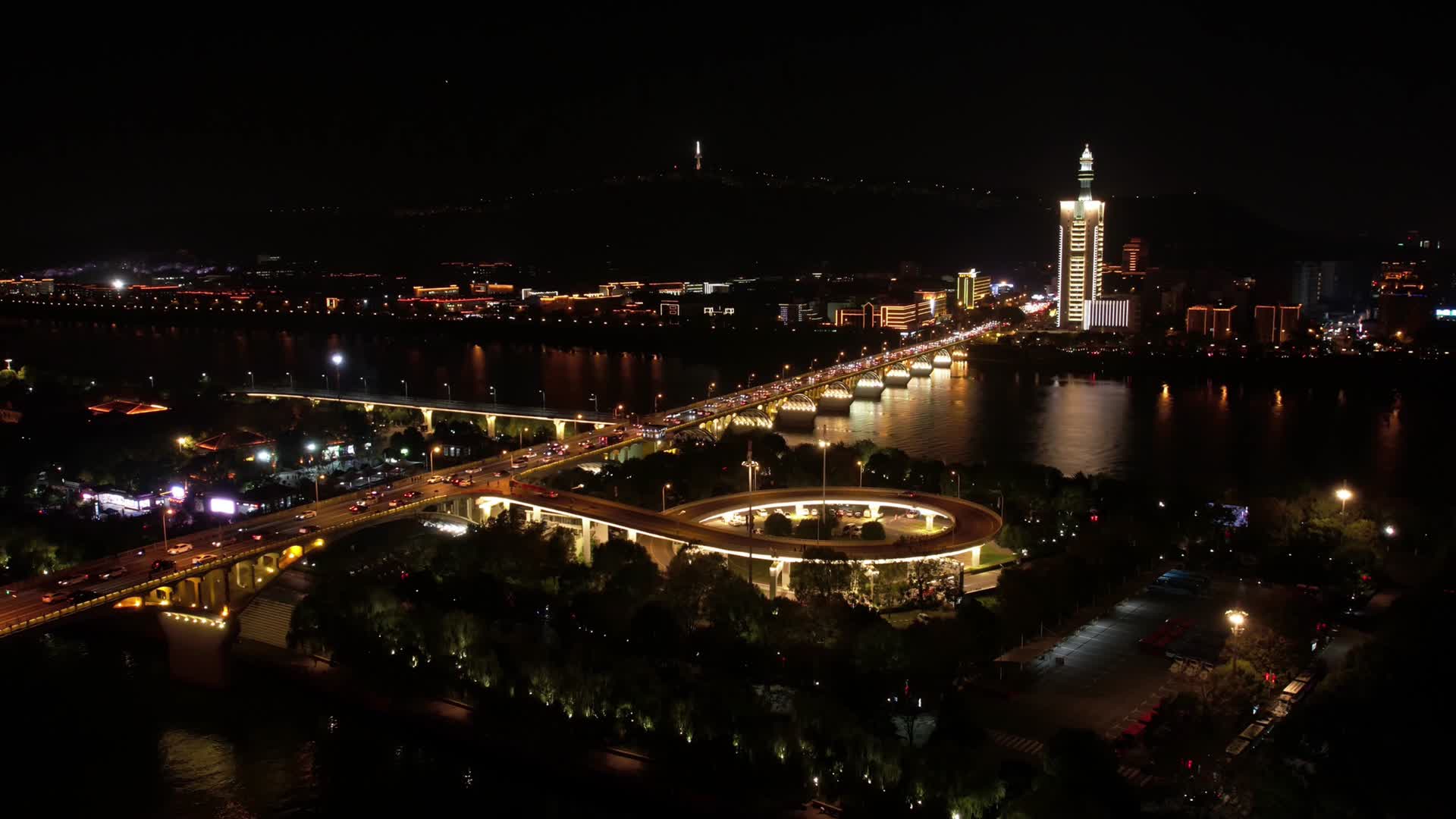 4K航拍橘子洲夜景延时视频视频的预览图
