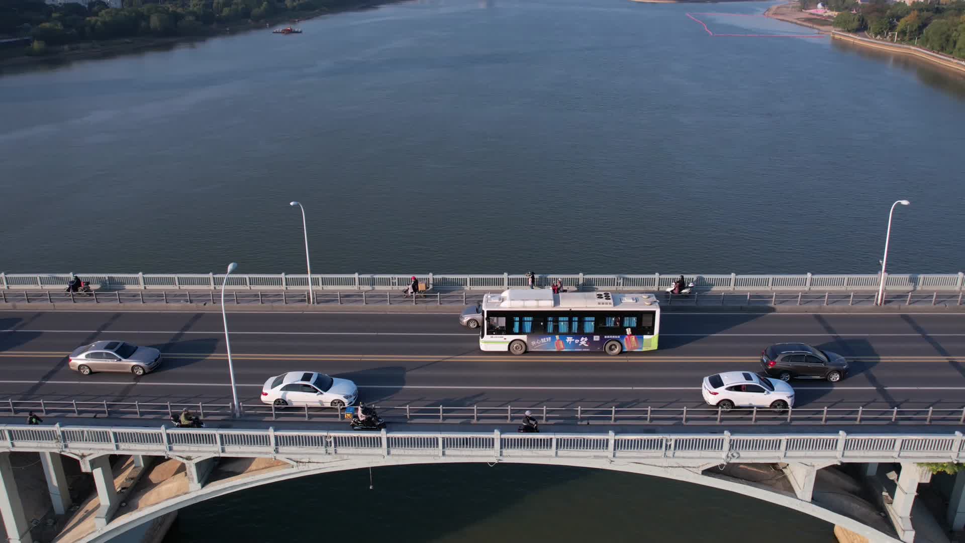 橘子洲大桥4K航拍延时视频视频的预览图