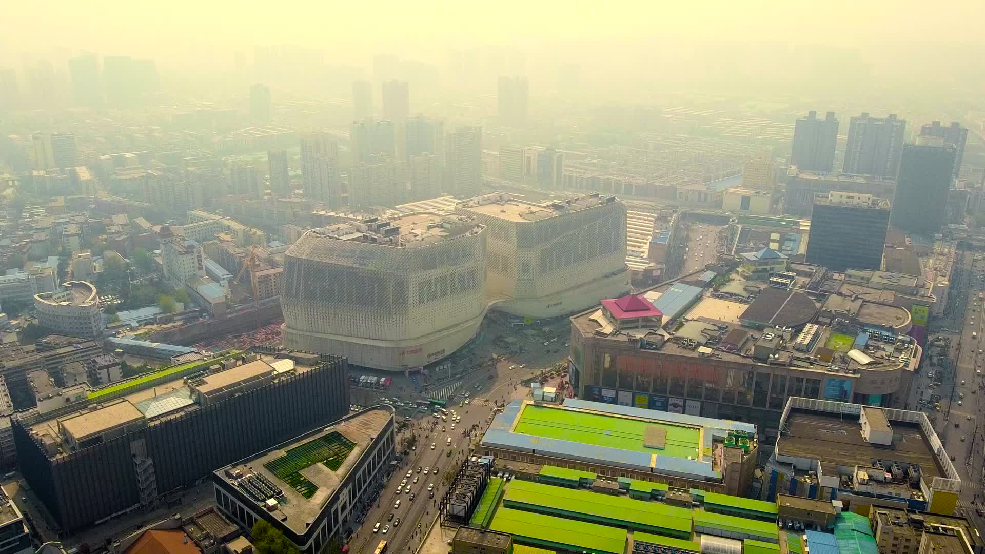 航拍郑州大观国贸现代科技型建筑视频的预览图