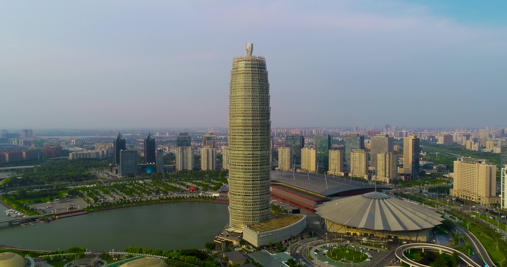 大气震撼的郑州玉米楼全景视频的预览图