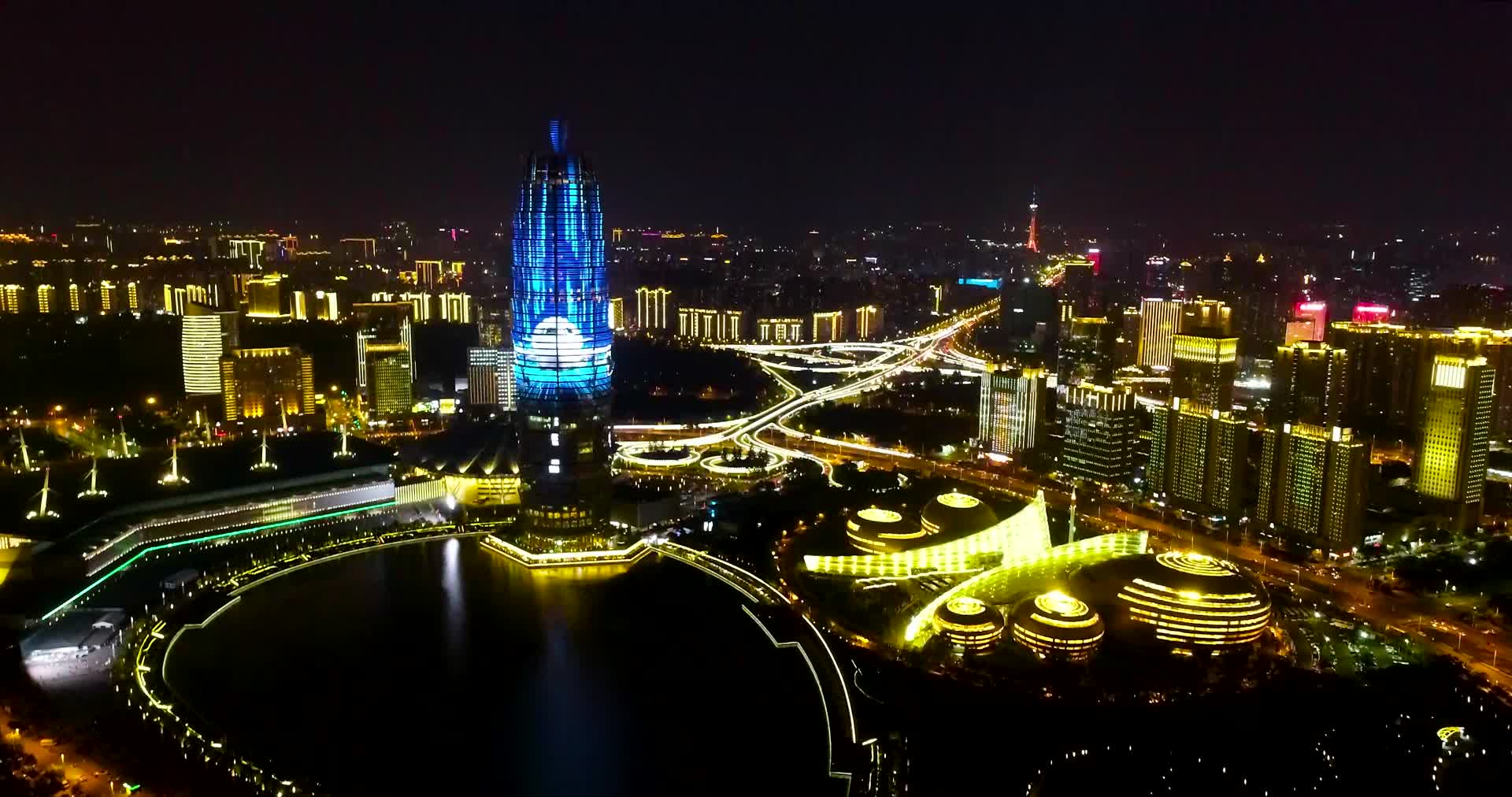 航拍郑州玉米楼红色灯光秀视频的预览图