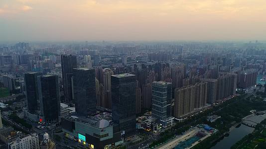 航拍郑州正弘城高楼林立全貌视频的预览图