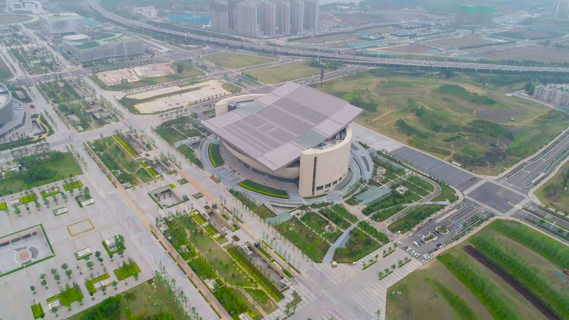 航拍郑州博物馆新馆风光视频的预览图