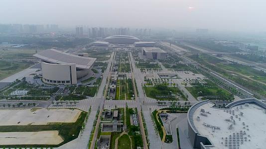 航拍郑州新地标美术馆奥体中心大剧院博物馆视频的预览图