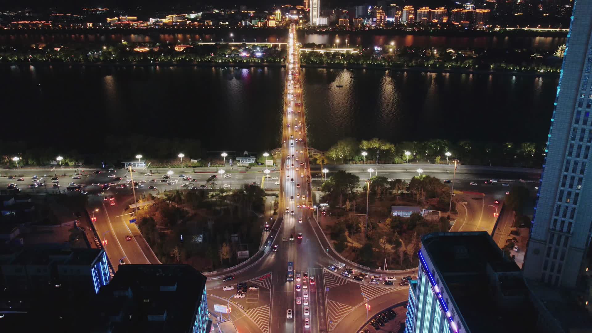 4K航拍橘子洲大桥夜景城市延时视频视频的预览图