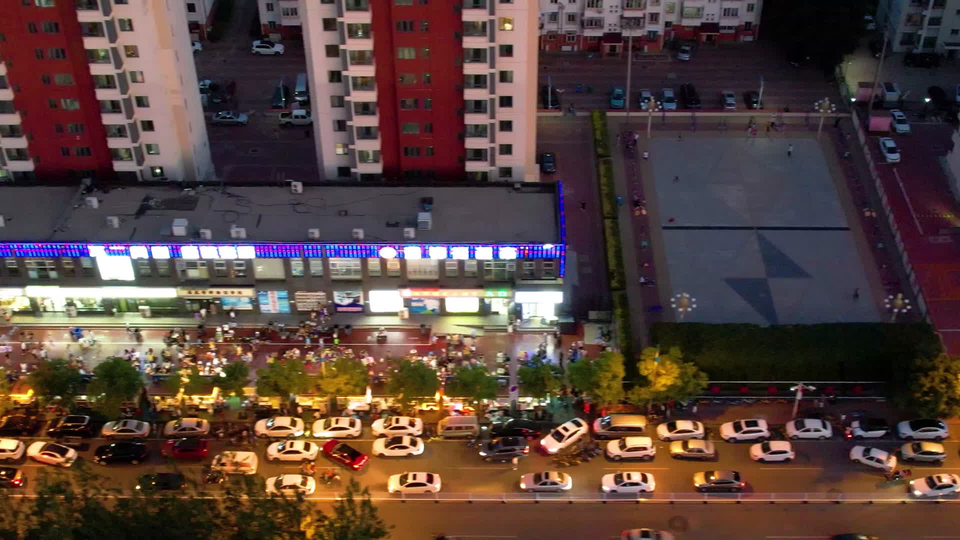4k城市郊区工地傍晚航拍视频的预览图
