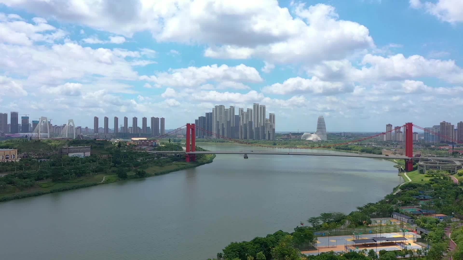 南宁邕江航拍五象新区良庆大桥视频的预览图