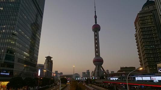 上海东方明珠亮灯视频的预览图
