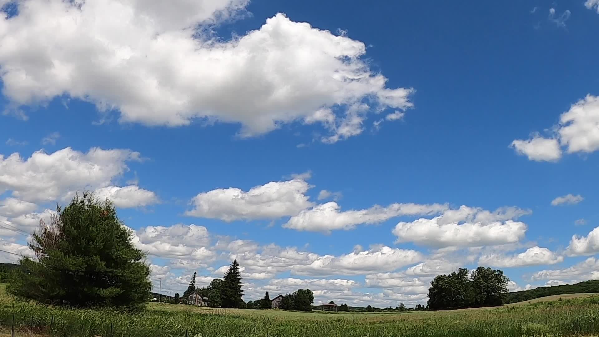 实拍美国东部的云视频的预览图