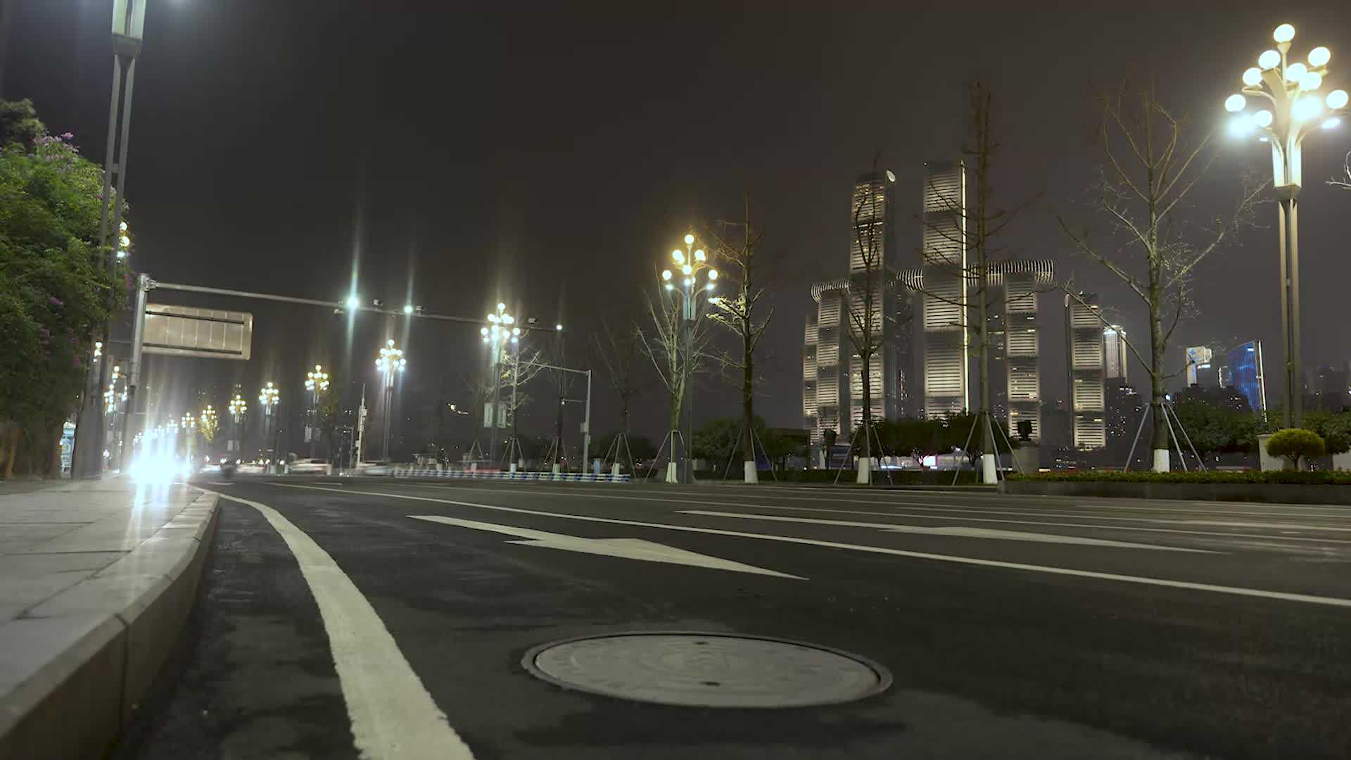 重庆来福士南滨路车流延时视频的预览图