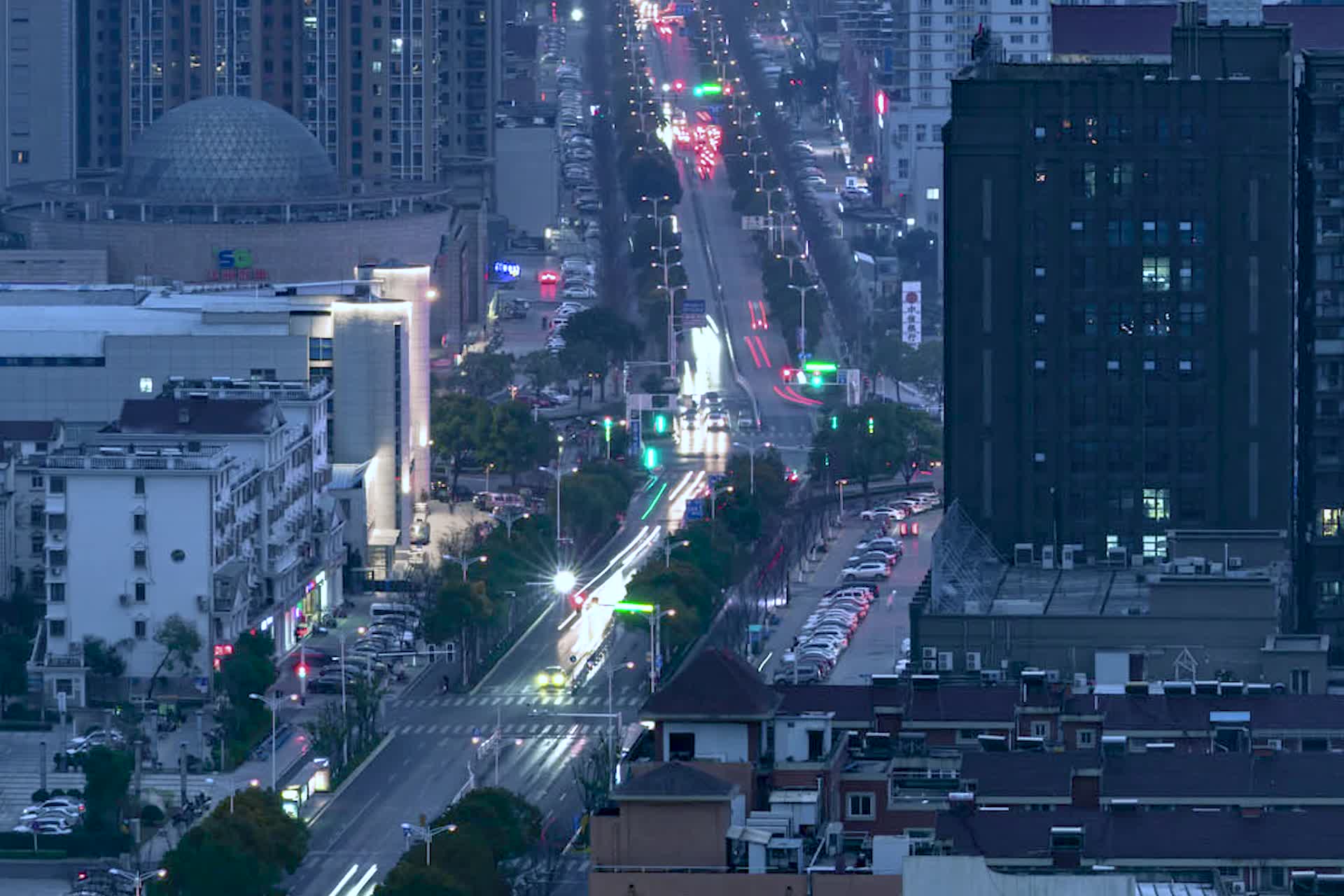 城市街道夜景延时视频的预览图
