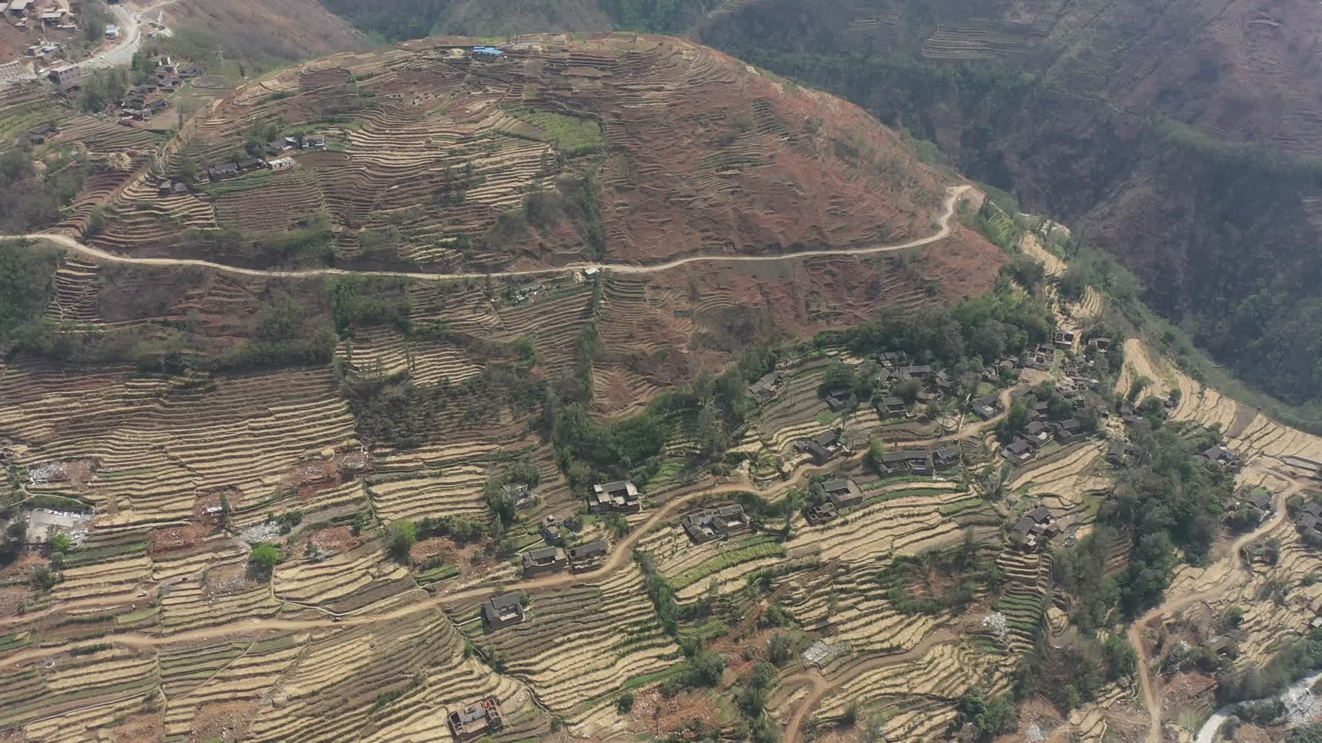 云南特色乡村地貌视频的预览图