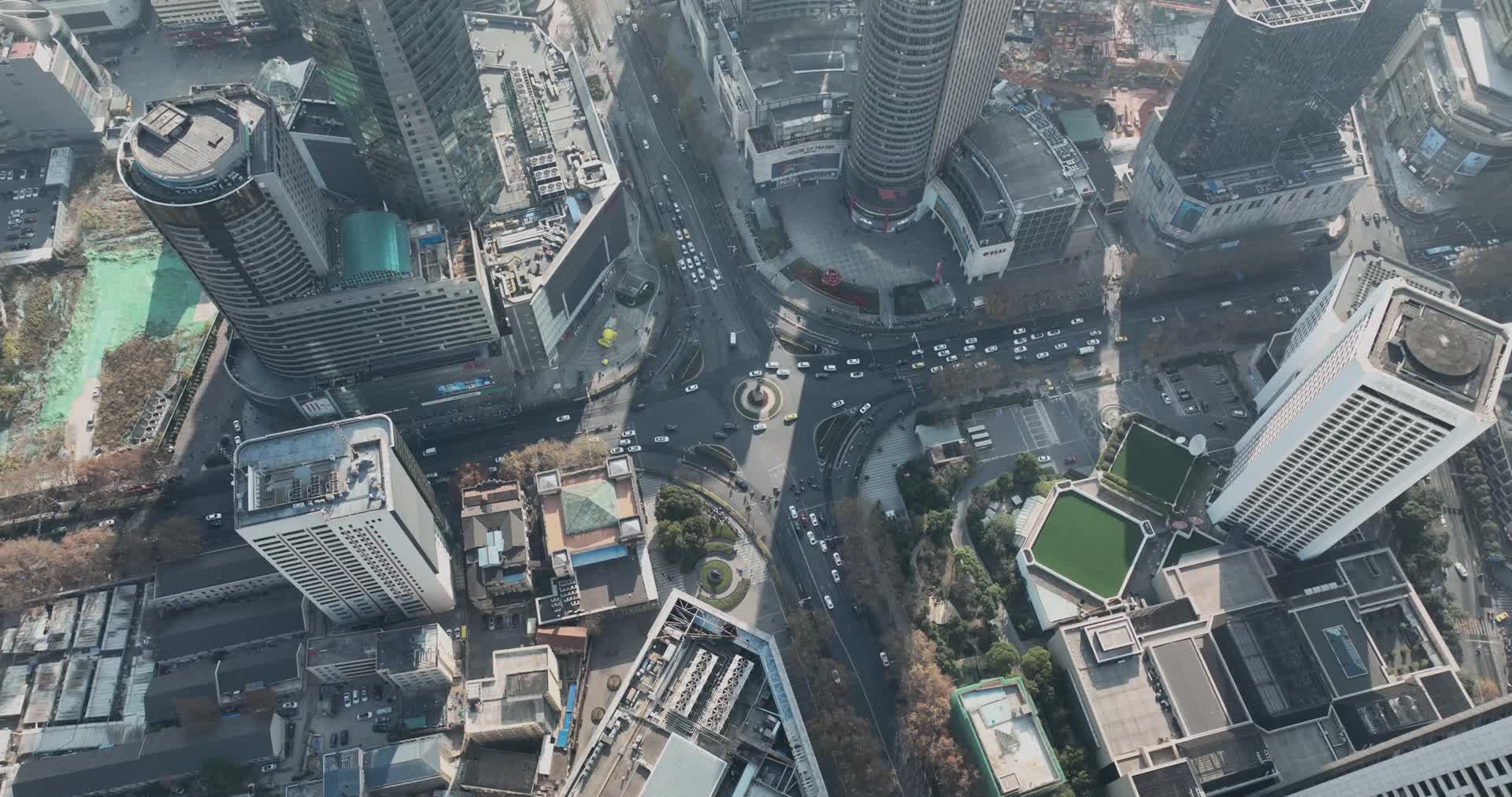 航拍4K南京新街口商业圈视频的预览图