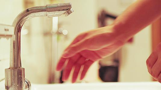卫生间洗手高清可升格视频视频的预览图