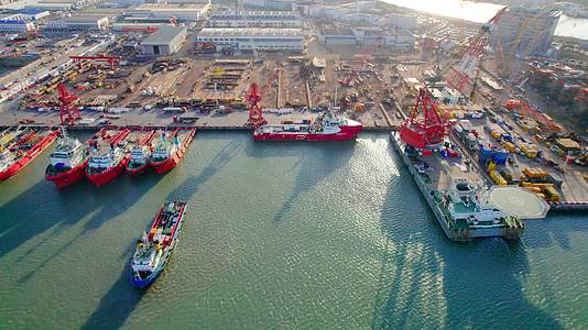 天津滨海新区天津港港口货运航拍视频的预览图