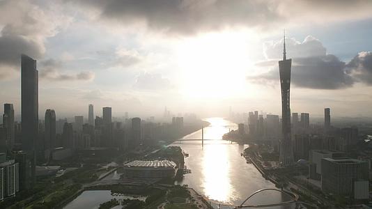 广州塔城市日落航拍延时镜头视频的预览图