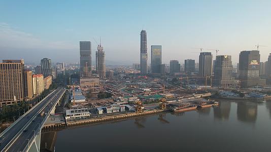 广州国际金融城建设吊臂开发房地产CBD视频的预览图