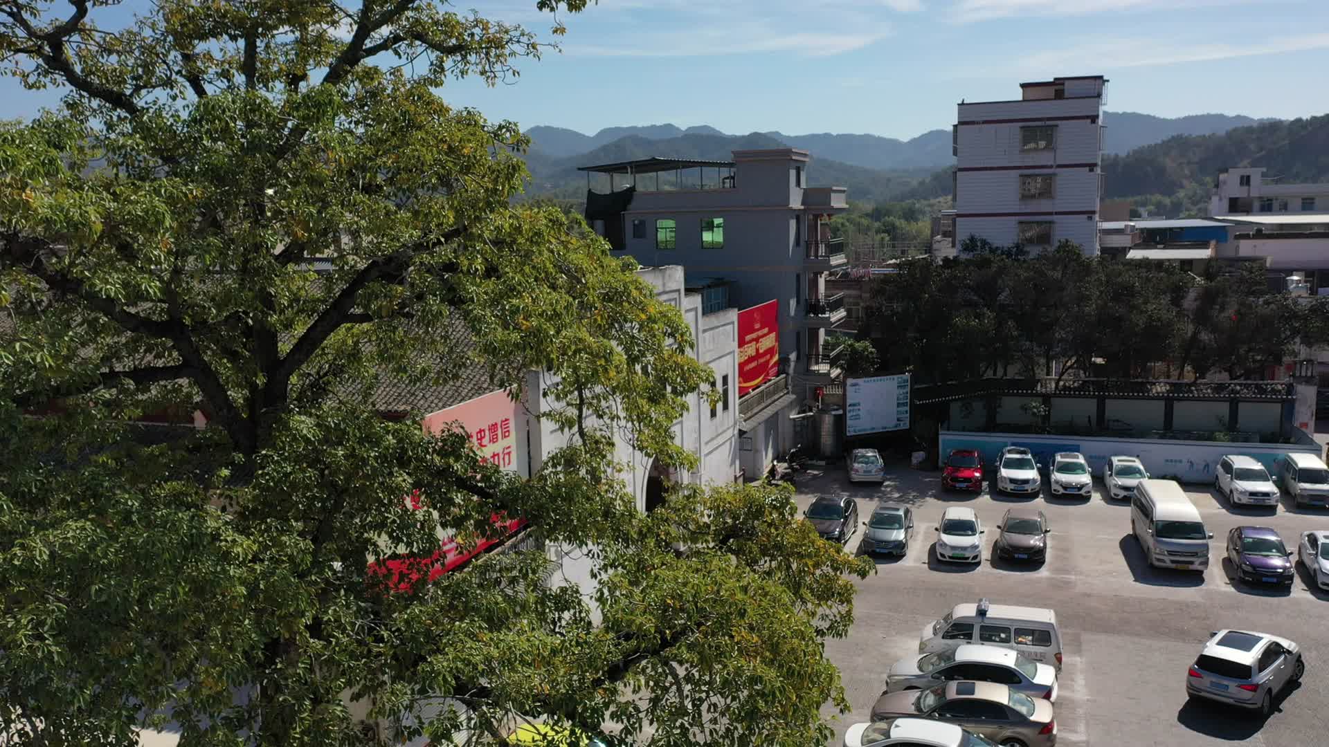 龙川县佗城镇学宫古建筑古楼佗城影剧院风光景点4K航拍视频视频的预览图