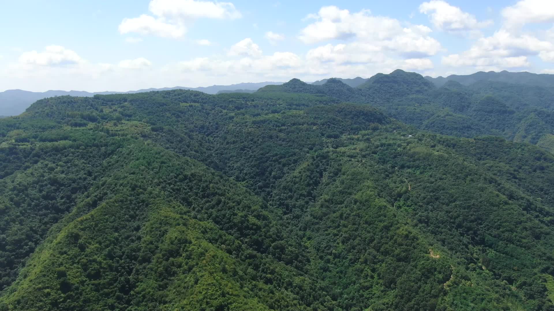 大自然高山山坡实拍视频视频的预览图