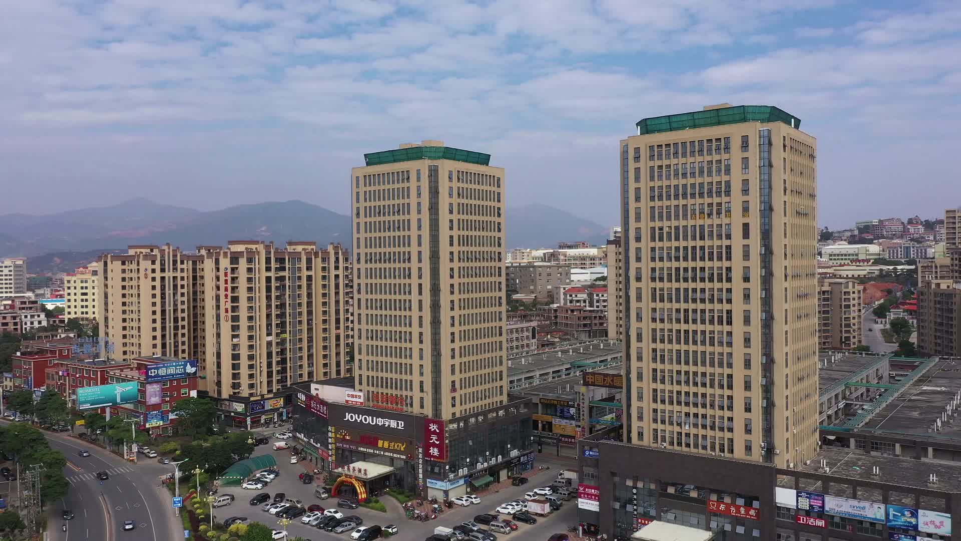 航拍中国水暖城三期仑苍镇视频的预览图